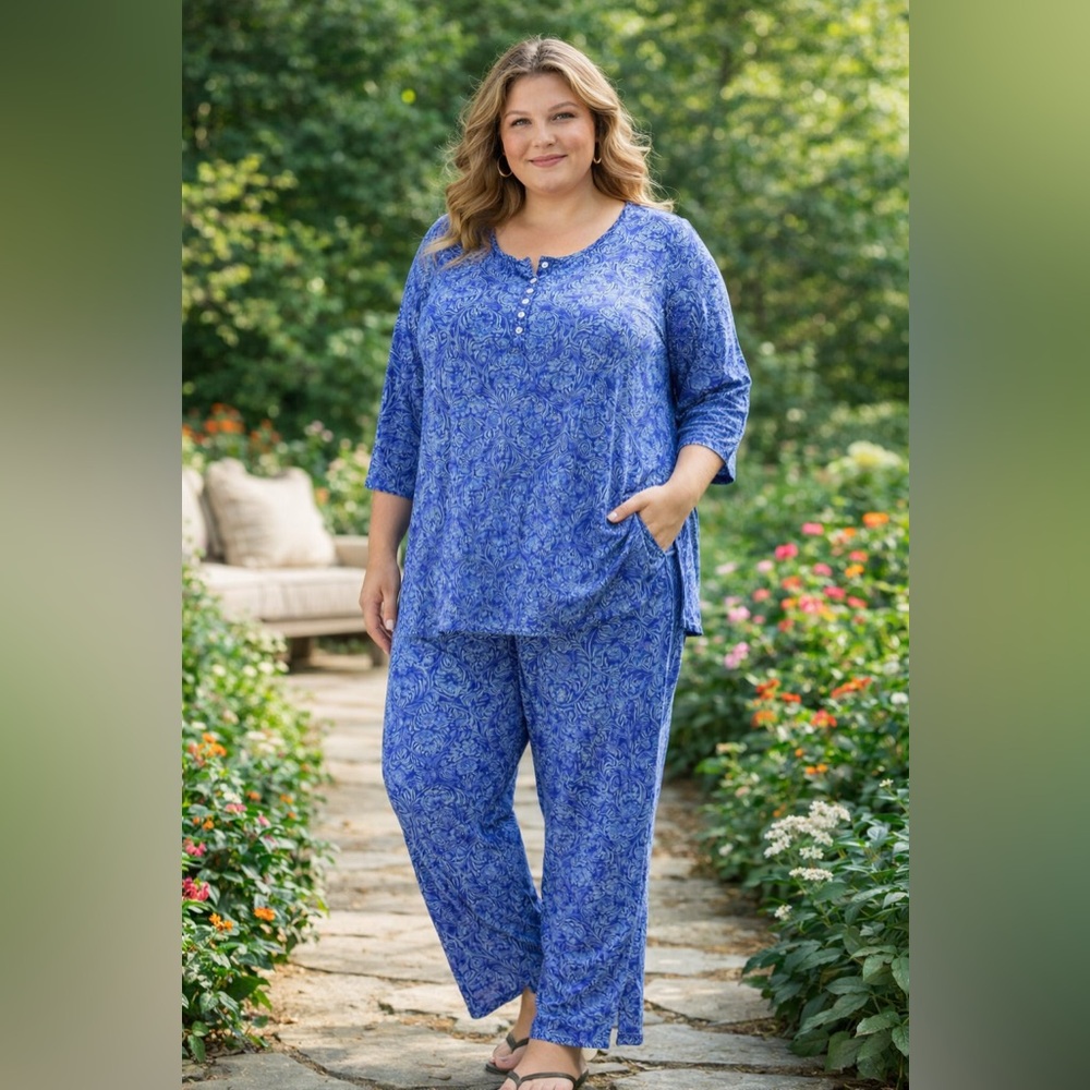 Roaman's Blue Floral 3/4 Sleeve Henley & Pant Set Size 3X (Fits 30W/32W) - Picture 1 of 9